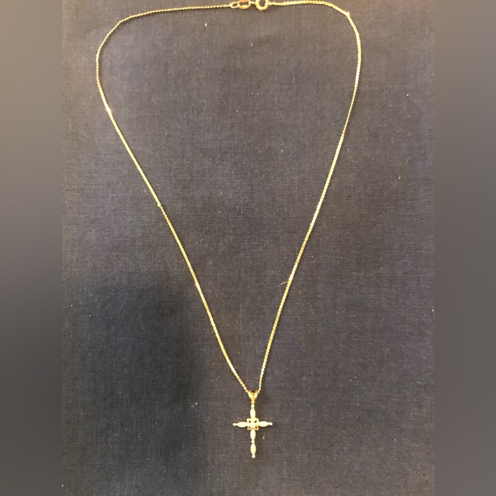 Very Final. Solid 14kt. Gold Cross Pendant Necklace. Hallmarked. 16in Chain.